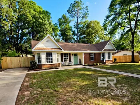 6505 Princeton Woods Dr, Mobile, AL 36618