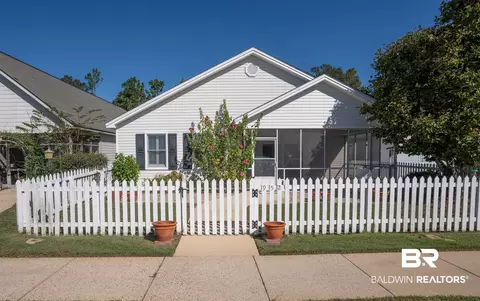 952 Edwards Ave, Fairhope, AL 36532