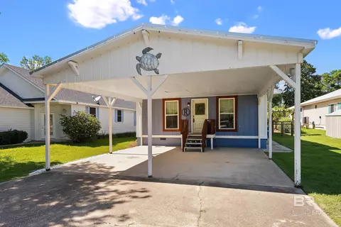 472 W Canal Dr, Gulf Shores, AL 36542