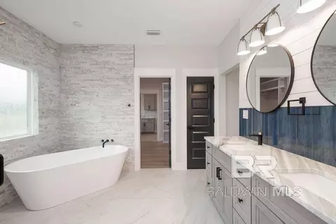 Bath - 13066 Gopher Ct, Elberta, AL 36530 photo 2 of 3