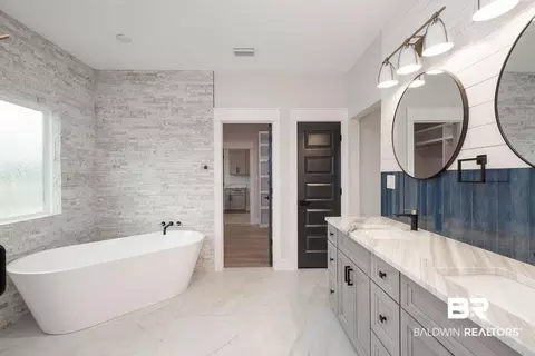 Bath - 13066 Gopher Ct, Elberta, AL 36530 photo 2 of 3