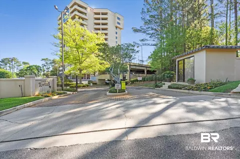 100 Tower Dr #203, Daphne, AL 36526