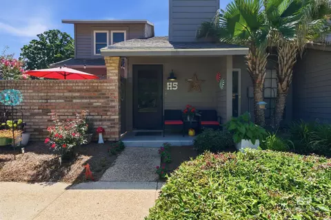 389 Clubhouse Dr #5H, Gulf Shores, AL 36542