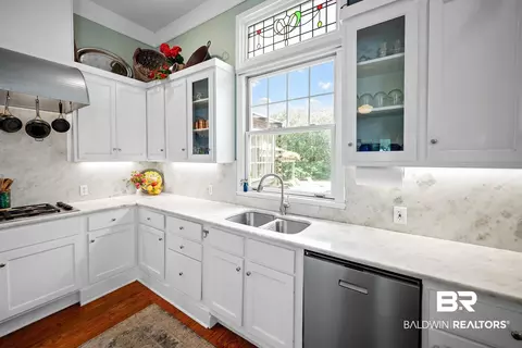 Kitchen - 17501 Francis Harrell Rd # A, Elberta, AL 36530 photo 2 of 4