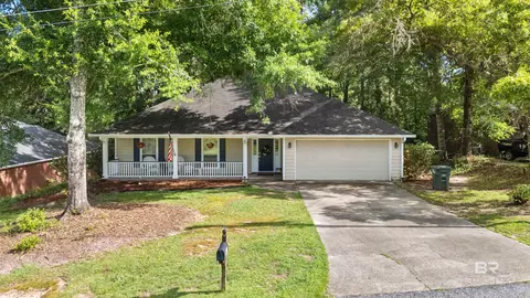 153 Lakeview Loop, Daphne, AL 36526