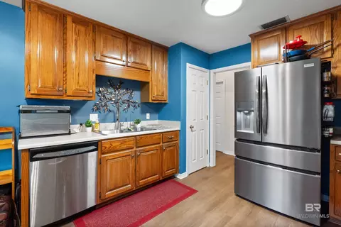 Kitchen - 153 Lakeview Loop, Daphne, AL 36526 photo 3 of 6