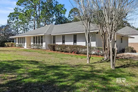 100 Dewitt Cir, Daphne, AL 36526