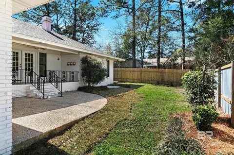 Exterior - 100 Dewitt Cir, Daphne, AL 36526 photo 10 of 18