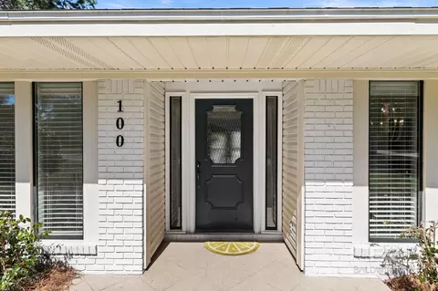 Entry Way - 100 Dewitt Cir, Daphne, AL 36526 photo 1 of 5