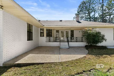 Exterior - 100 Dewitt Cir, Daphne, AL 36526 photo 11 of 18