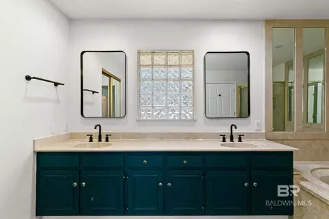 Bath - 100 Dewitt Cir, Daphne, AL 36526 photo 2 of 7