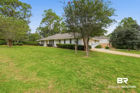 Exterior - 100 Dewitt Cir, Daphne, AL 36526 photo 3 of 19