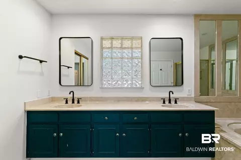 Bath - 100 Dewitt Cir, Daphne, AL 36526 photo 2 of 7