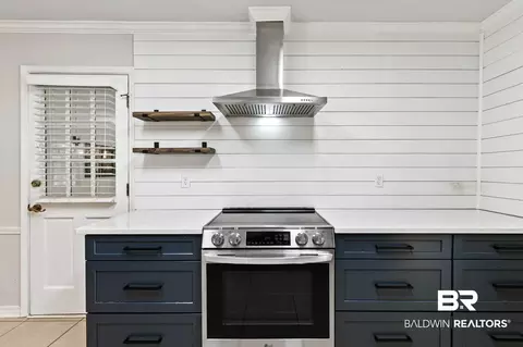 Kitchen - 100 Dewitt Cir, Daphne, AL 36526 photo 6 of 7