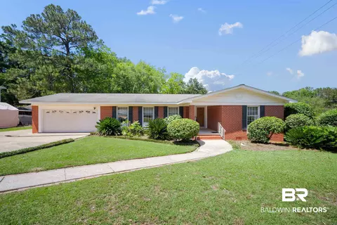 5000 Woodmere St, Mobile, AL 36693