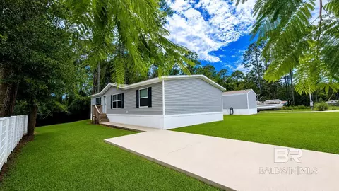 1393 Ridgewood Dr, Lillian, AL 36549