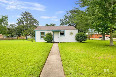 1100 N Pine St, Foley, AL 36535