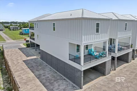 115 W 10th St #M, Gulf Shores, AL 36542