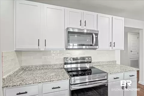 Kitchen - 23641 Unbridled Loop, Daphne, AL 36526 photo 2 of 4