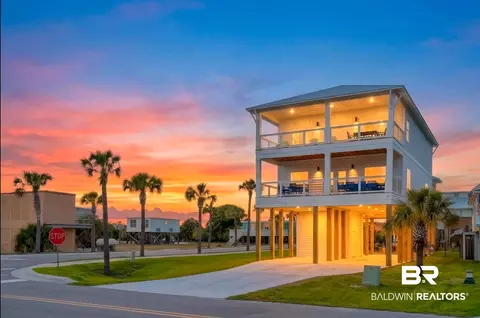 390 E 1st Ave, Gulf Shores, AL 36542