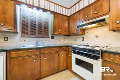 1367 Spring Valley Ct, Mobile, AL 36693 photo 8