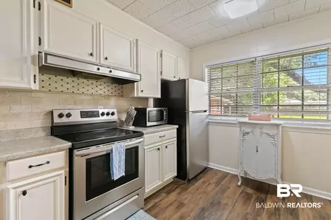 910 E Horner St, Atmore, AL 36502 photo 7