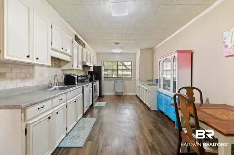 910 E Horner St, Atmore, AL 36502 photo 6