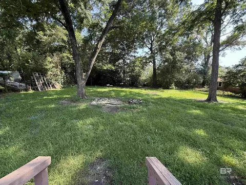 Exterior - 306 Hillside Dr, Chickasaw, AL 36611 photo 4 of 4