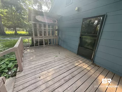 Exterior - 306 Hillside Dr, Chickasaw, AL 36611 photo 4 of 5