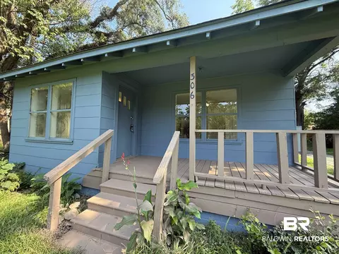 Exterior - 306 Hillside Dr, Chickasaw, AL 36611 photo 2 of 5