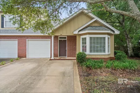 430 W Fort Morgan Rd #304, Gulf Shores, AL 36542