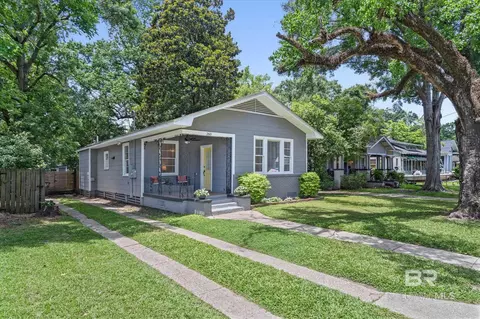 Exterior - 260 Williams St, Mobile, AL 36606 photo 2 of 7