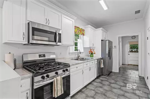 Entry Way - 260 Williams St, Mobile, AL 36606 photo 1 of 2
