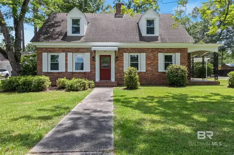 900 Lovelace Ave, Brewton, AL 36426