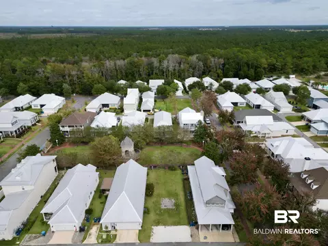 2616 Serigny St, Gulf Shores, AL 36542