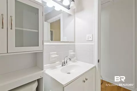 Bath - 1411 Terrell Rd, Mobile, AL 36605 photo 3 of 3