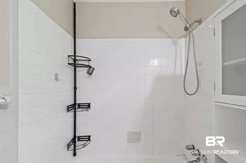 Bath - 1411 Terrell Rd, Mobile, AL 36605 photo 2 of 3