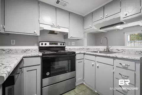 Kitchen - 4017 Cottage Hill Rd #58, Mobile, AL 36609 photo 1 of 1