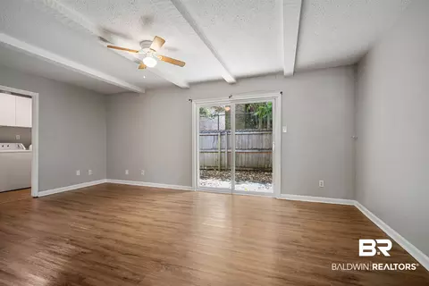 Living - 4017 Cottage Hill Rd #58, Mobile, AL 36609 photo 4 of 4