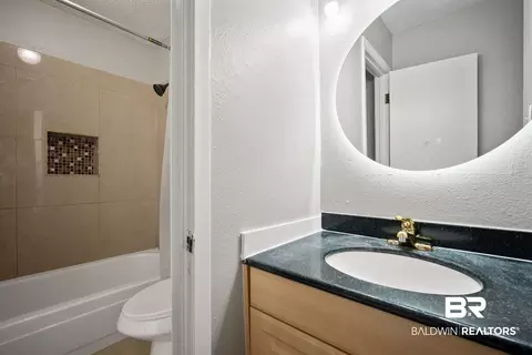 Bath - 4017 Cottage Hill Rd #58, Mobile, AL 36609 photo 1 of 3