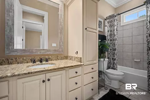 Bath - 2807 Grant St, Mobile, AL 36609 photo 3 of 4