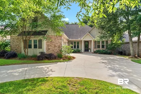 235 Wentworth St, Fairhope, AL 36532
