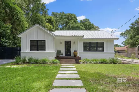 371 Pecan Ave, Fairhope, AL 36532