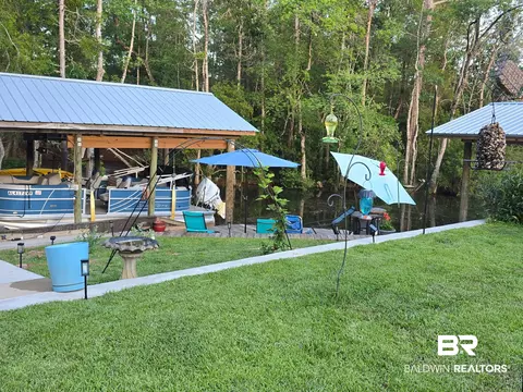 Exterior - 9248 Hammock Rd, Elberta, AL 36530 photo 2 of 29