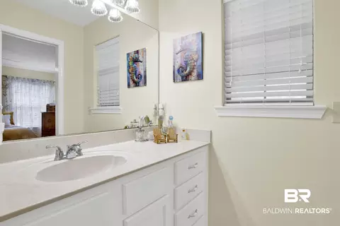 Bath - 9248 Hammock Rd, Elberta, AL 36530 photo 2 of 4