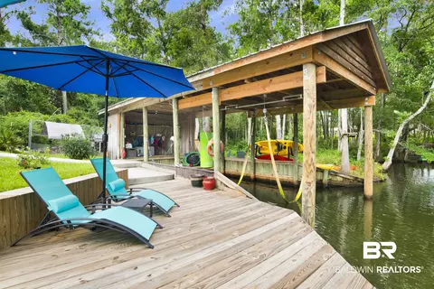 Exterior - 9248 Hammock Rd, Elberta, AL 36530 photo 2 of 26