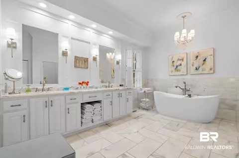 Bath - 3712 Tuthill Pl, Mobile, AL 36608 photo 2 of 8