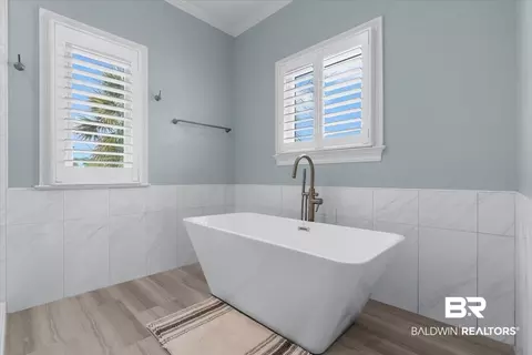 Bath - 32754 River Rd, Orange Beach, AL 36561 photo 4 of 9