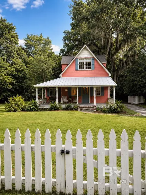 1403 Captain Oneal Dr, Daphne, AL 36526