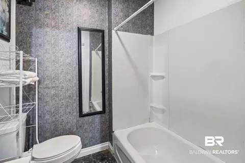 Bath - 160 Glenn Ave, Mobile, AL 36606 photo 2 of 2